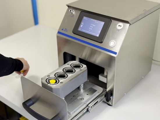 Integrated sealing system and drawer-style closing mechanism
