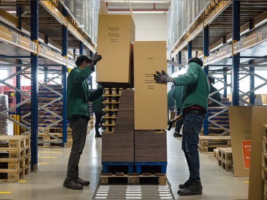 Asymmetrical displays and delicate cardboard boxes