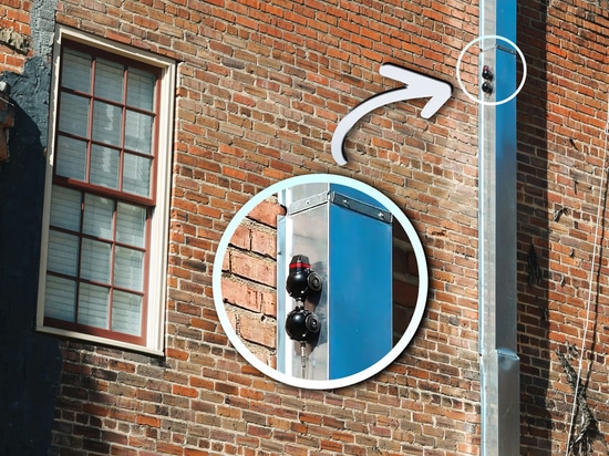 iPIDRO rolling vertically on a ferrous wall