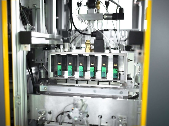 RYNAN Printing’s Ink Filling Machine