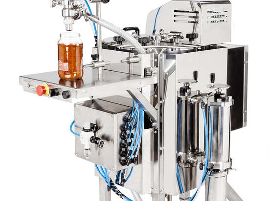 Heated hopper and mixer with integrated pneumatic pump