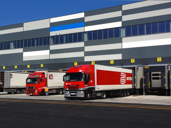 KOPRON LOADING BAYS INSTALLED FOR THE NEW DECATHLON LOGISTIC CENTRE