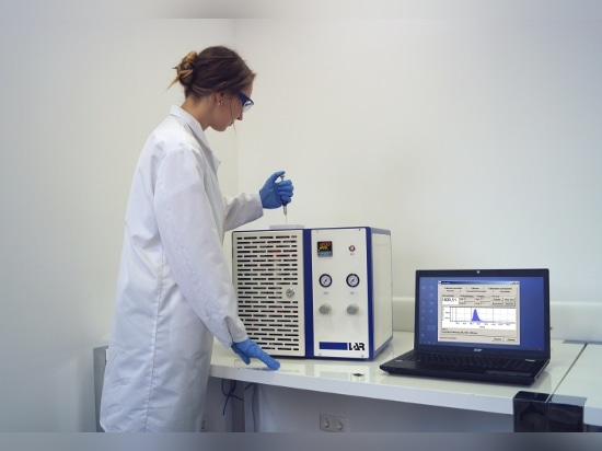 Laboratory COD analyzer in use