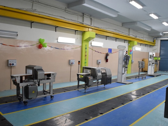 In a part of the new technical lab of Sesotec India metal detection systems and metal separators are available for presentation and demonstration purposes.