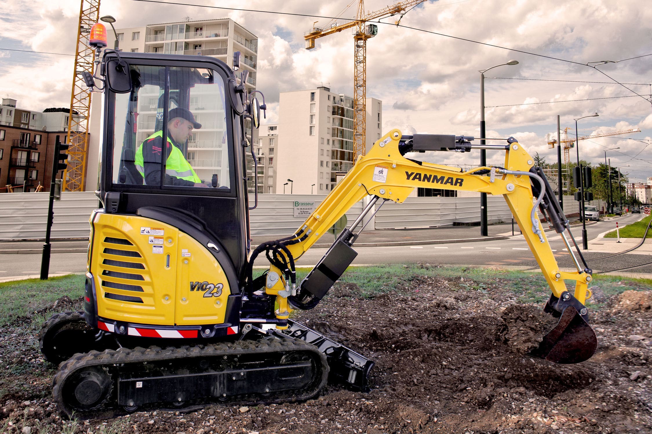 小型油圧ショベル - ViO23-6 - YANMAR COMPACT EQUIPMENT EMEA S.A.S. - クローラー式 / ディーゼル  / 建設現場用