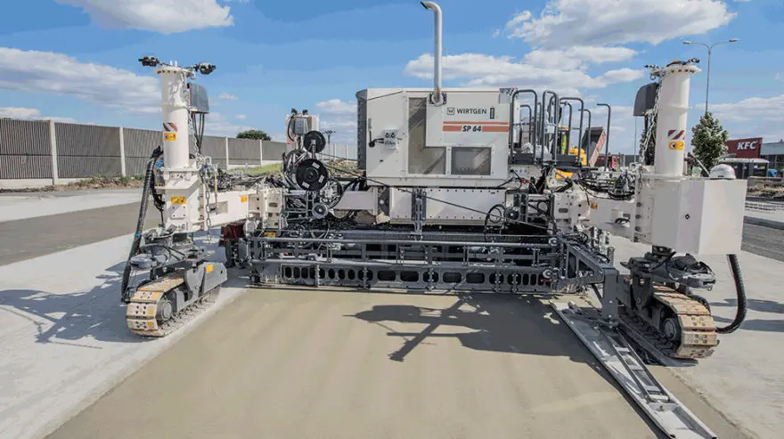 Wirtgen SP 15 スリップフォームパーバー 1/50 Amazon.com: NZG for WIRTGEN SP15 slipform Paver with Belt