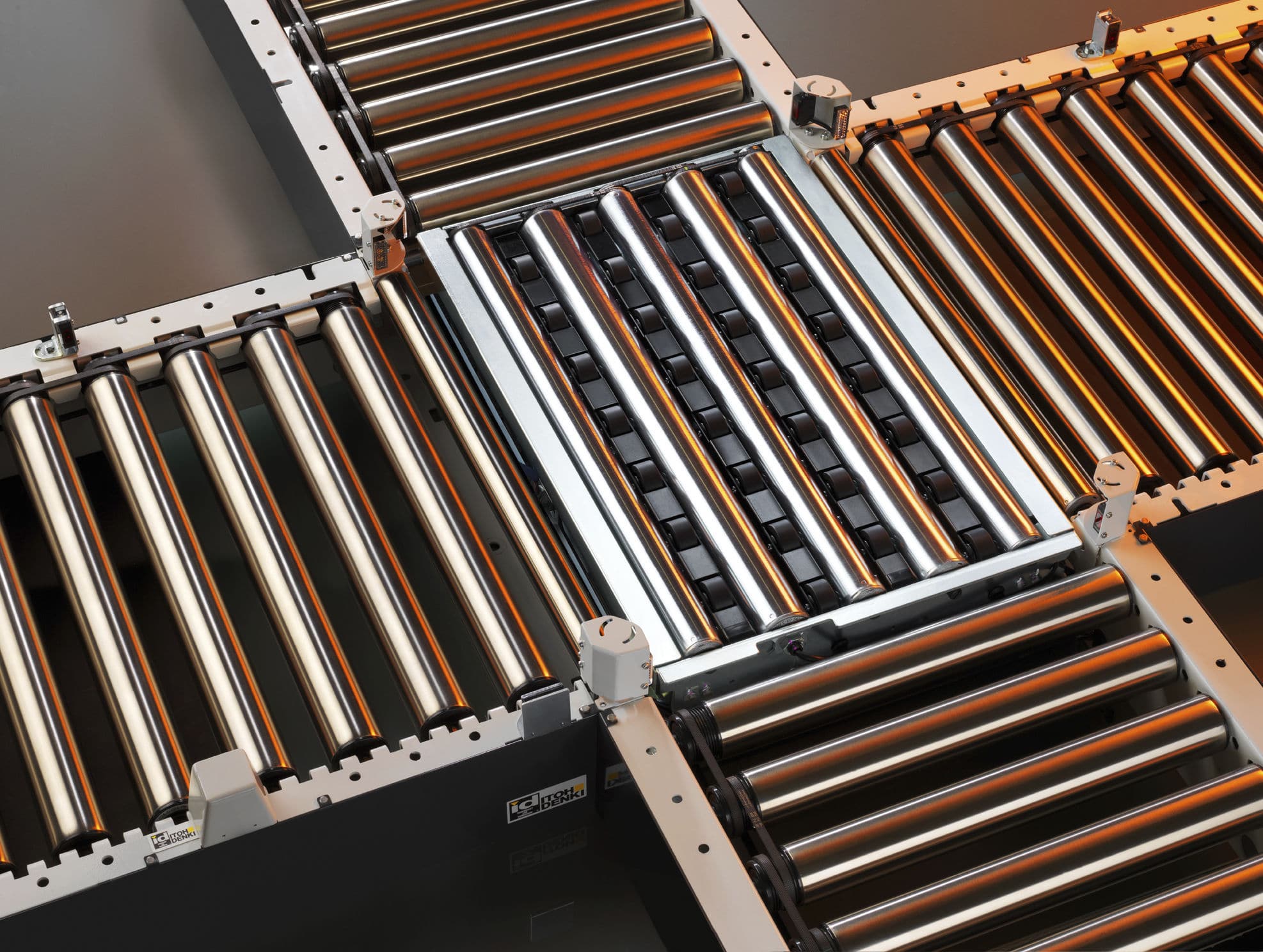 ■伊東電機 フラット直角分岐モジュール 高速タイプ PNP入出力 695×895 FRATNX75F609070CP(1607390)[送料別途見積り][法人・事業所限定][直送] 6つ インテリア・寝具・収納 伊東電機 フラット直角分岐モジュール