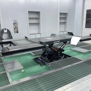 車両整備用昇降台 1