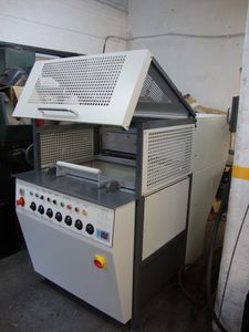 手動式成形機