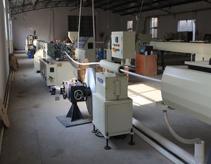 合成プラスチックアルミ製チューブ押出しライン