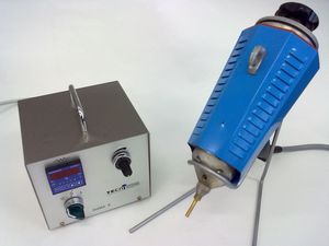 接着剤分注機