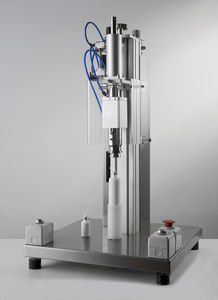 ボトル用圧着機