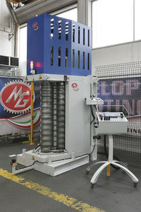 ローラー4本板材曲げ加工機 1
