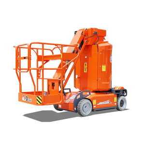 自走式マスト式高所作業車 1