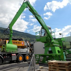 据え置き型資材運搬用ショベル