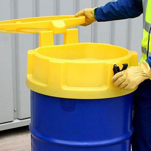 ポリエチレン缶型容器