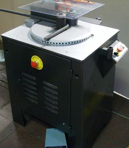 電動式折り曲げ機