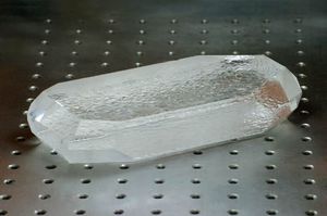 クオーツ製結晶