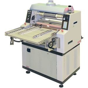 半自動ラミネート マシン 1