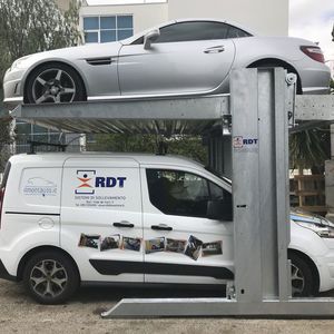 傾斜駐車場用プラットフォーム