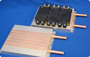 液冷式冷却プレート