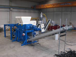 裁断機付粉砕機ライン