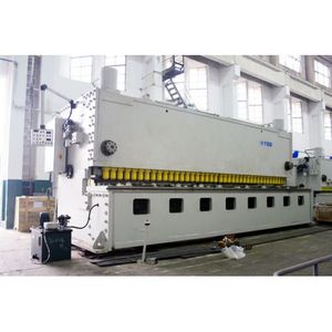油圧式せん断機