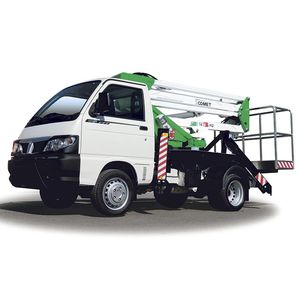トラックへの取り付け可能多関節型高所作業車