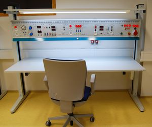 産業用作業台