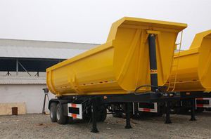設備セミ トレーラー