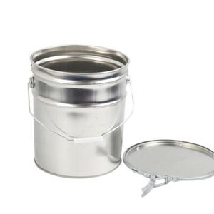 金属製バケツ
