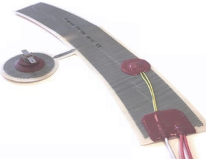 フレキシブル発熱体
