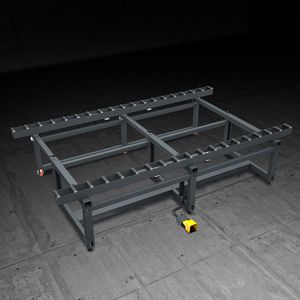 PVC 製建具組み立て作業台 1