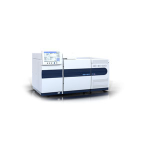 四重極分光器