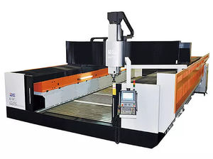 3軸マシニングセンタ 1