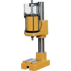 空圧式プレス机