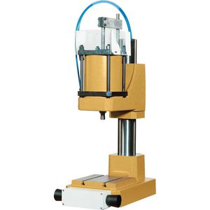 空圧式プレス机