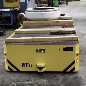 ハンドリング用AGV