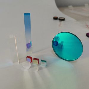 二色性光学フィルター
