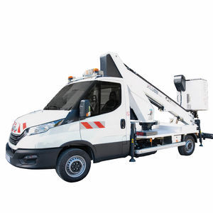 トラック上伸縮ブーム型高所作業車 1