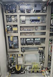 電動式制御パネル
