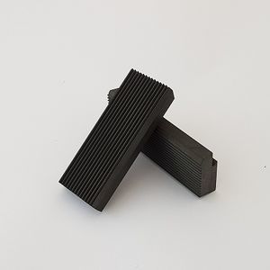 スチール製ダイス鉄板