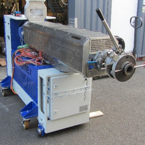 シングルスクリュー押出機