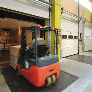 積荷用積載シェルター