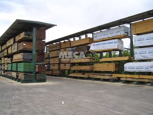 屋外用ラック