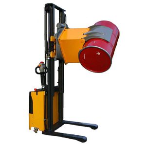 缶型容器ターナースタッカートラック 1