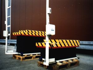 ベロ，ズ昇降台