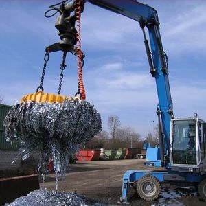 金属スクラップハンドリング用吊り上げ電磁石