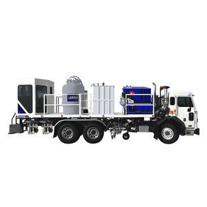 道用ペイントストライピング機