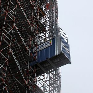 自動エレベーター